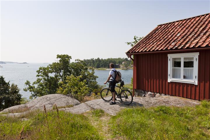 Op de fiets in het Archipelago. Copyright Henrik Trygg (Small).jpg