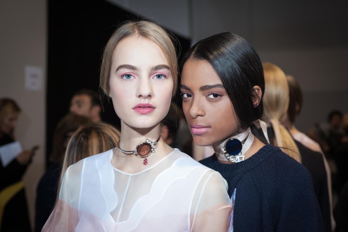 Backstage chez Dior ss2016. When Raf Simons was still in charge.