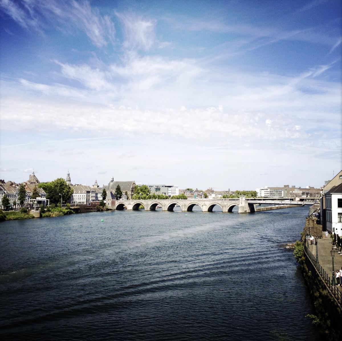 De Maas is nooit echt ver weg in Maastricht. Copyright Marleen Daniels