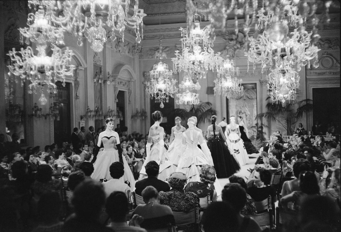 Fashion Show in Sala Bianca 1955, copyright Giorgini Archive